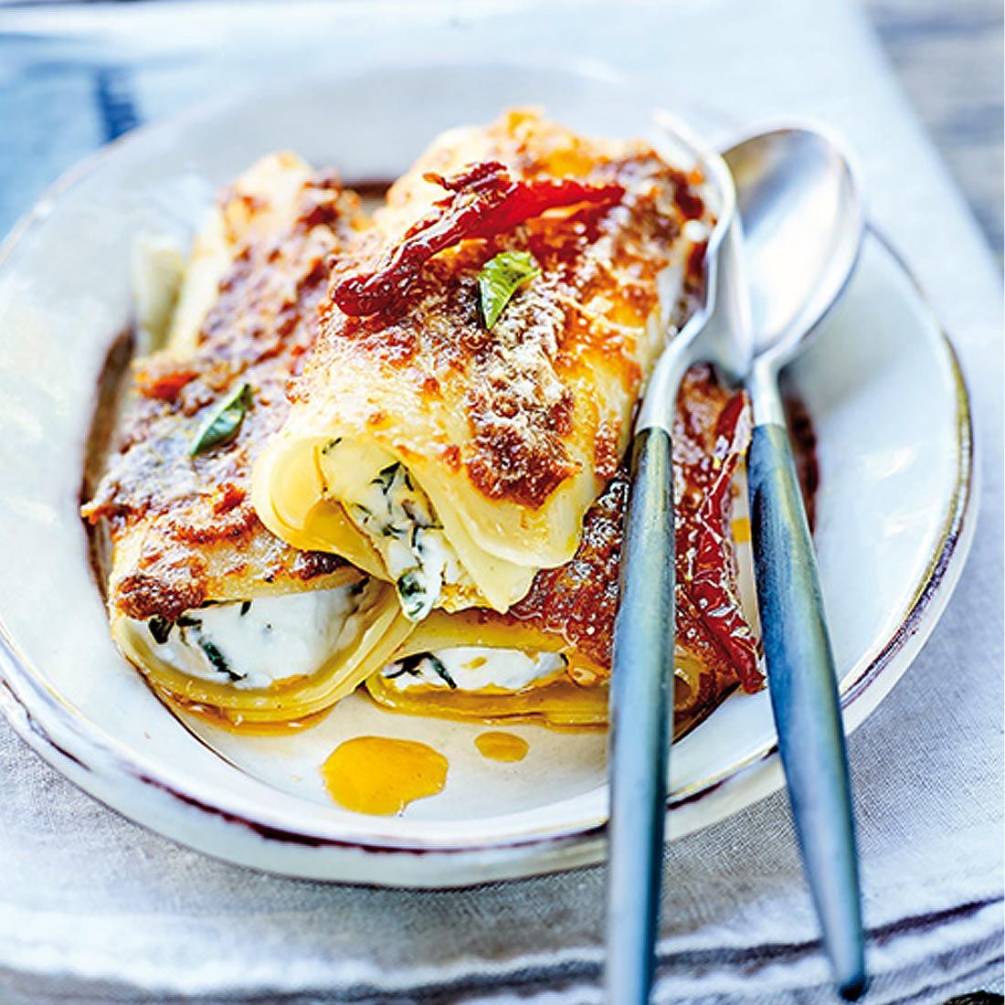 Ricotta, basil and sun-dried tomatoes cannelloni