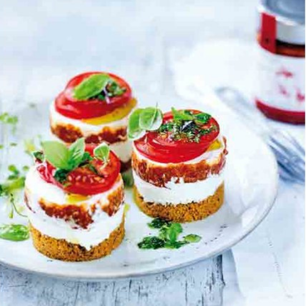 Mini Cheesecakes Tomaten & Basilikum