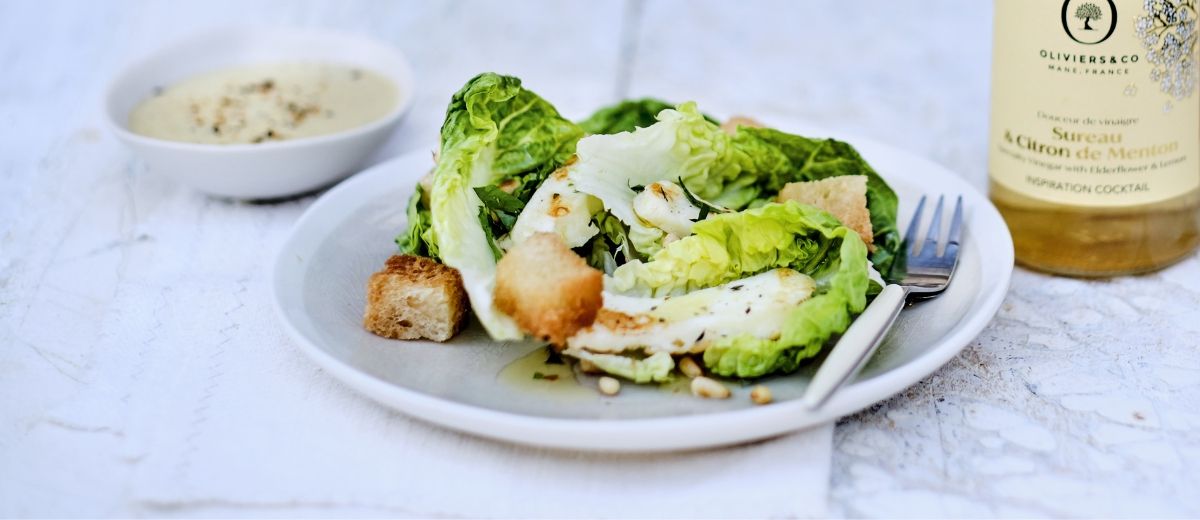 Salade César à l’halloumi grillé