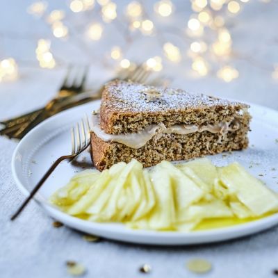 Pineapple carpaccio with hazelnut cake