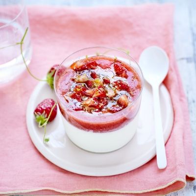 Panna cotta mit Himbeeren