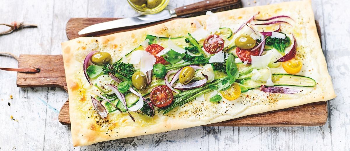 Pizza aux légumes frais et croquants