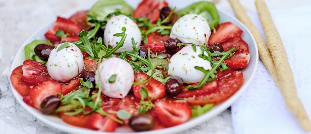 Carpaccio tomates et fraises à l’hibiscus