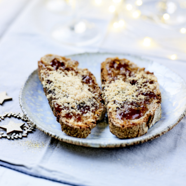 Grated Foie Gras and Fig Chutney Toasts