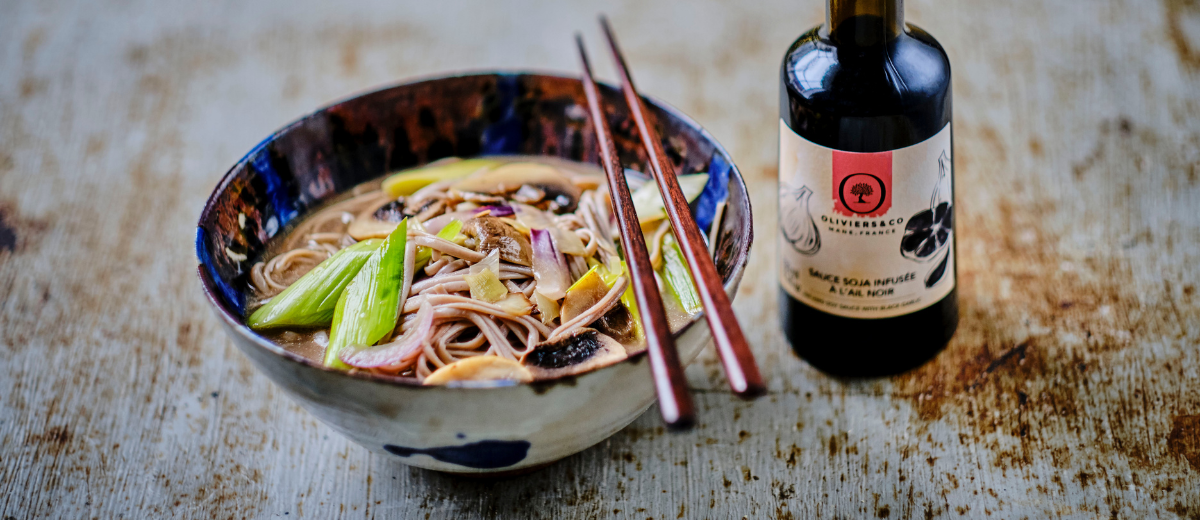 Buckwheat noodle and vegetable broth