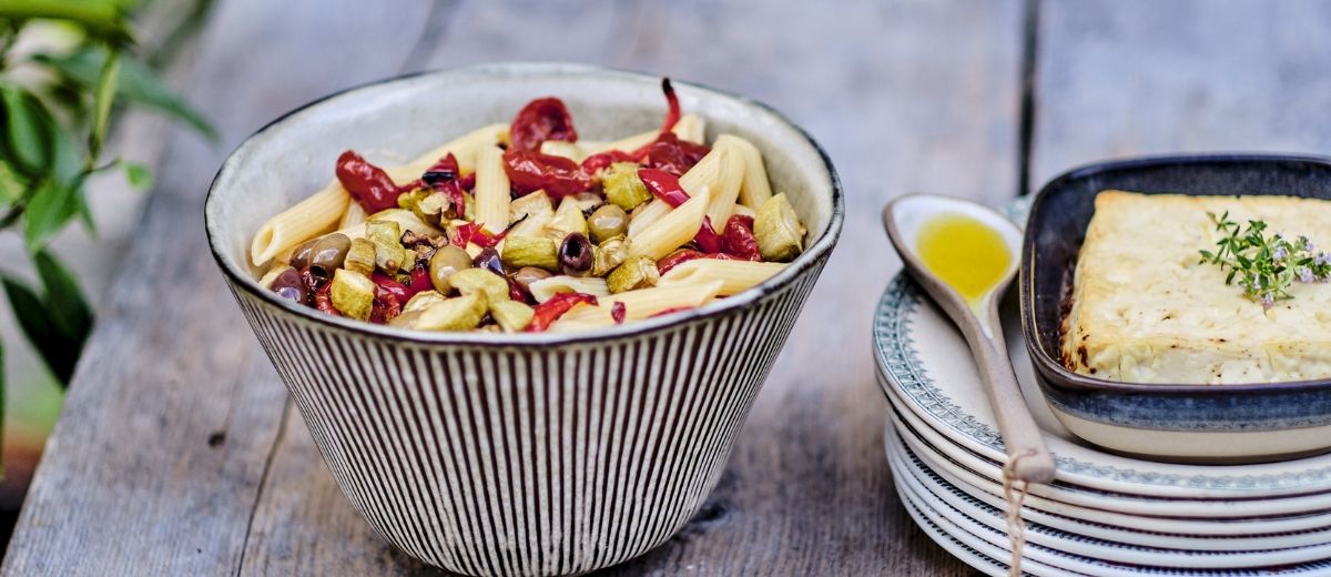 Pâtes, légumes et feta rôtis 