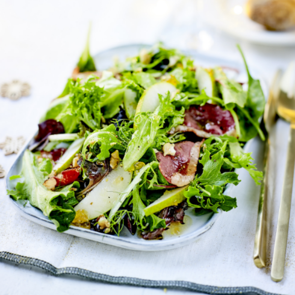 Pear salad with crispy smoked duck breast and nuts